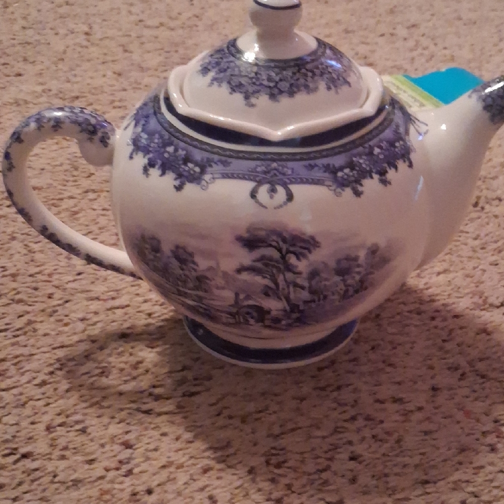 Brownlow Heritage Collection Ceramic Teapot